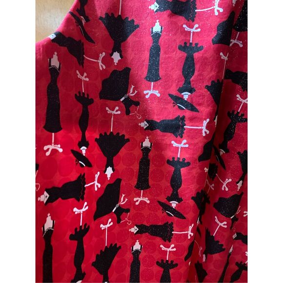 Apron Red Black Dresses on Mannequins #handmade - Picture 2 of 4